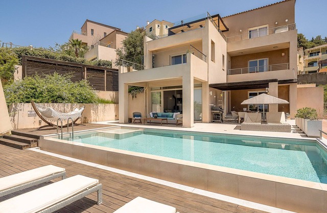 Villa Air - Four Bedroom Villa, Sleeps 8