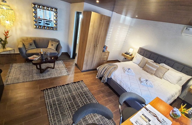 Villa Alejandro-5 minutes walk to downtown Boquete, apartment with kitchenette