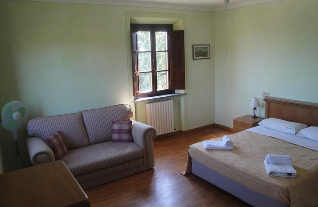 Villa Alexia Tuscany (entire house with private garden and pool)