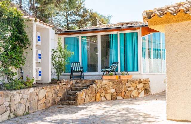 Villa 'Alloggio Vista Mare Incantevole' with Sea View, Wi-Fi and Air Conditioning
