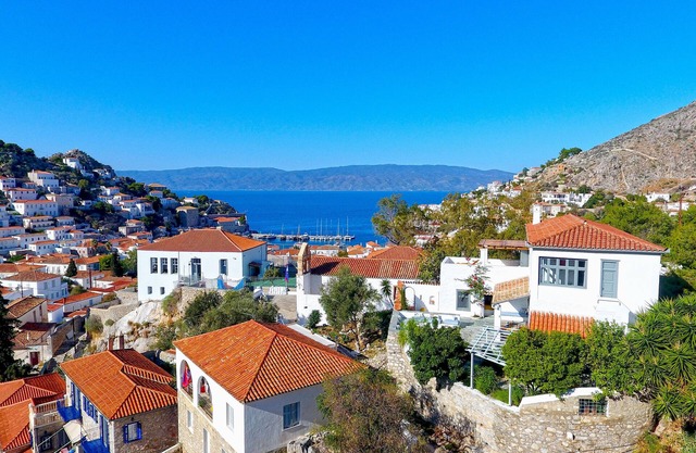 Villa Alma - Large spacious house close to the port