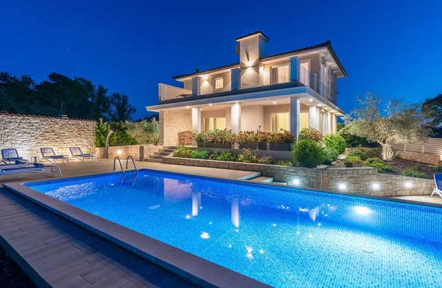 Villa Almedina - perfect holiday destination with a pool, whirlpool and sauna