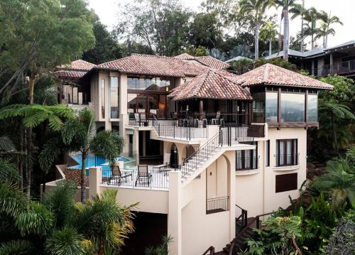Villa Aman - Tropical Luxury with Infinity Pool