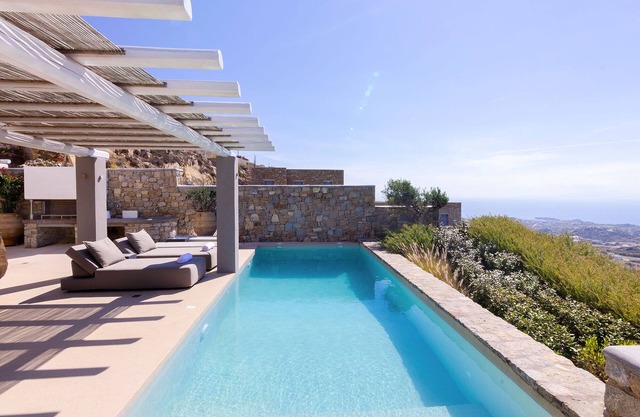 Villa Amethyst 150 sqm with private pool & bull-in BBQ endless sea sunset views