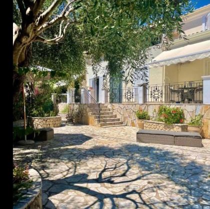 Villa Ampelaki 2