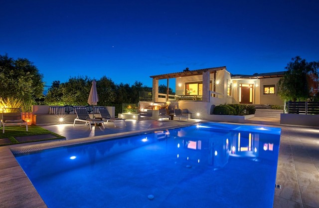Villa Ampelaki - Premium Villa with heated pool