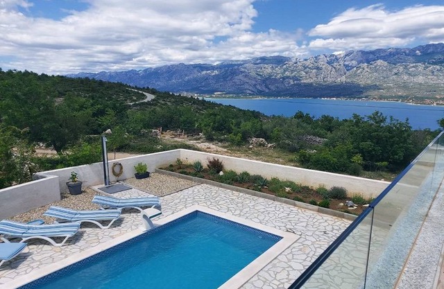 Villa Anna with pool