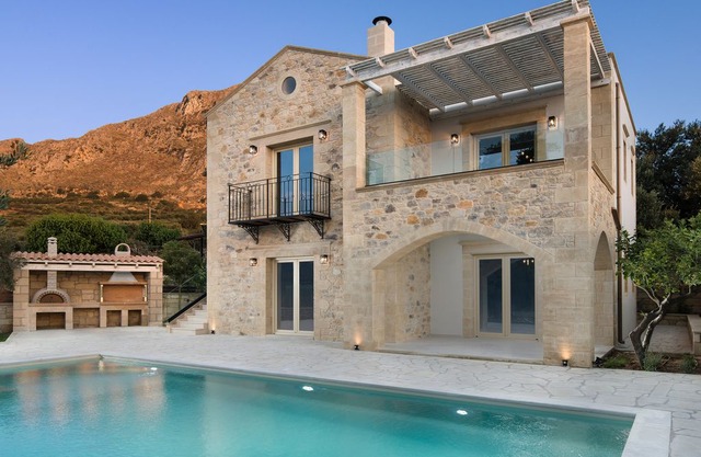 Villa Antonoussa -Newly Built Villa on Keras-