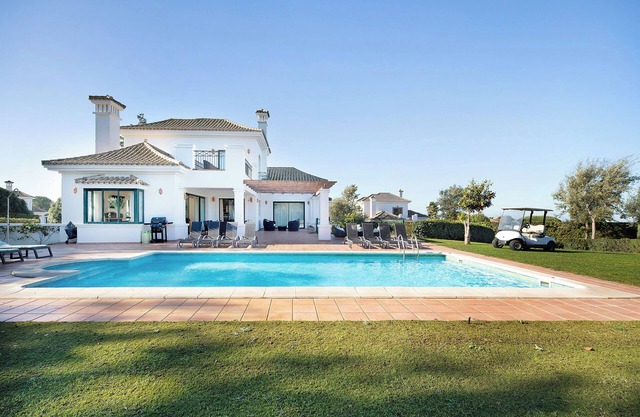 Villa "Arcos golf Jacaranda 5 dormitorios" with Mountain View, Pool & Wi-Fi