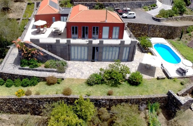 Villa Atlantico mit Beheitztem, Abdeckbarem Pool und Sauna