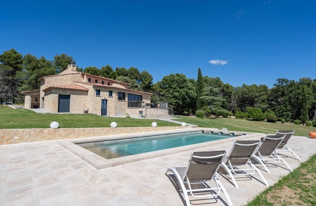 Villa Avec Piscine et Terrain de Tennis à 10 Minutes D'aix
