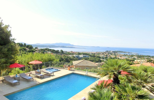 Villa Azur Golf 5*, sea view, quiet, close city center, air conditioning, WIFI