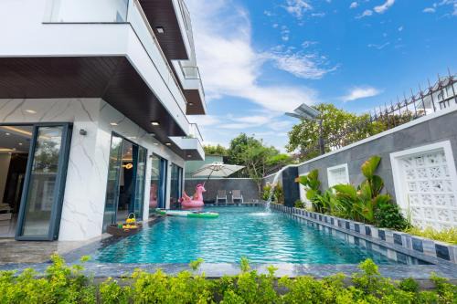 Villa B2-34 Long Cung - 8 phòng ngủ - 100m tới biển