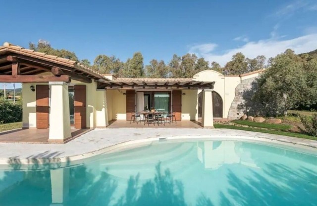 Villa Babajola – Pool & Garden, 500m walk to Beach