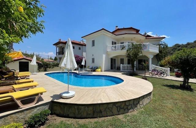 Villa Babylon 4 Bedroom Stunning Villa with King Tombs View in Maras Area