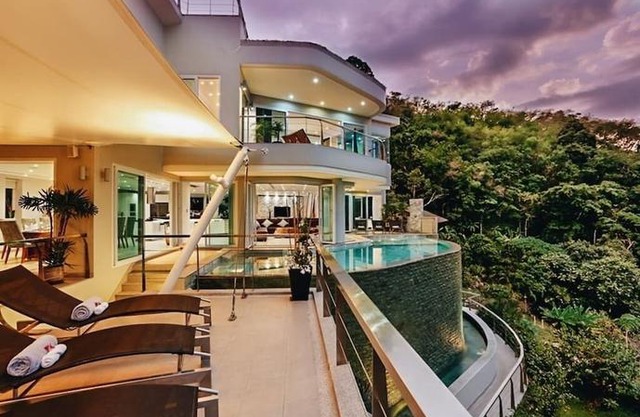 Villa Beyond-Namaste 15 Bedroom Fully Staffed Seaview Villa