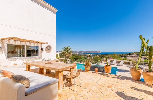 Villa 'Blauet - Adults Only' with Sea View, Wi-Fi and Air Conditioning