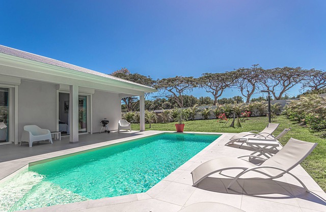 Villa BLUE 3 CH with swimming pool 2min from the Marina