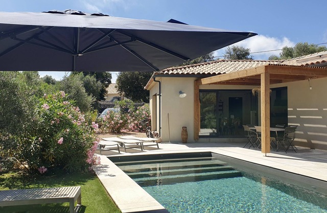 Villa Bonifacio 12p, swimming pool -1km from the port Preserved and exceptional environment