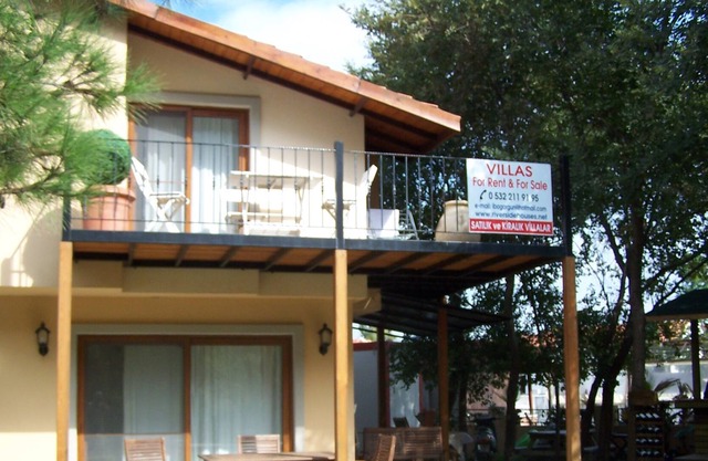 Riverside Villas 