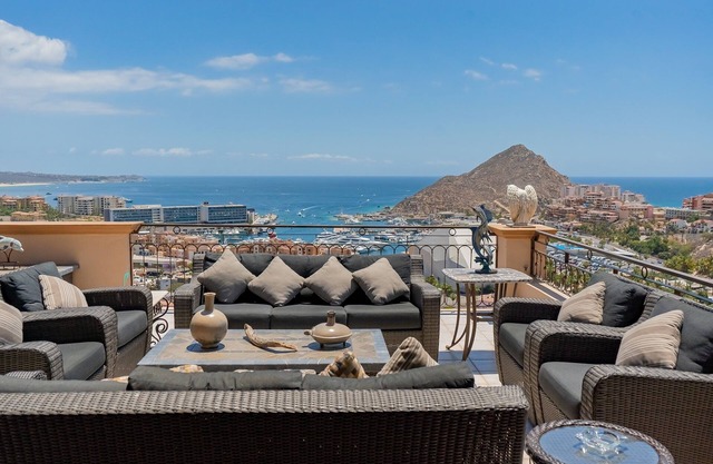 Villa California - Pedregal Villa w/Ocean & Downtown Views. Promos avail.