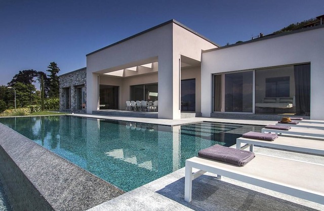 Villa Camilla - Four Bedroom Villa, Sleeps 8