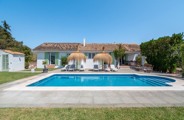 Villa 'Can Sucrer' with Mountain View, Wi-Fi and Air Conditioning
