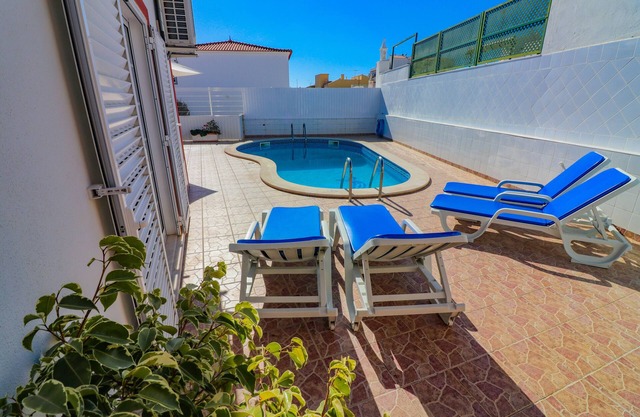 Villa 'Cantinho Do Mocho - Piscina Privada' with Private Pool, Wi-Fi and Air Conditioning