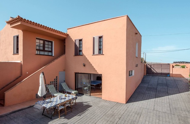 Villa ‘Casa Rural Villa María’ with Wi-Fi & Terrace; Parking Available