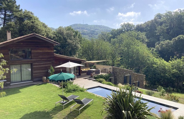 "Villa Casabel, spacious and quiet with swimming pool