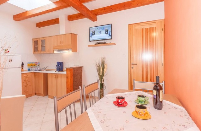 Villa Castello - Apartment 3, enjoy the sea view from the pool