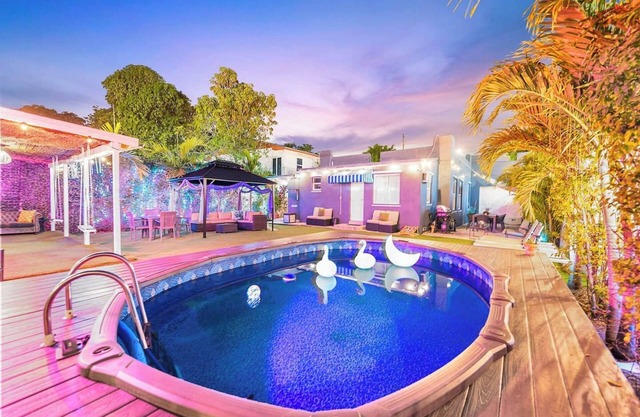 Villa Ciao Bella | Sleeps 25 | Pool + Hot Tub