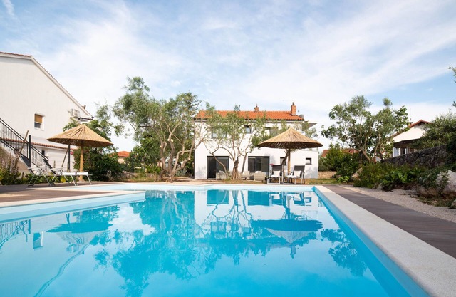 Villa Čimić with pool - 200m from the beach and city centre