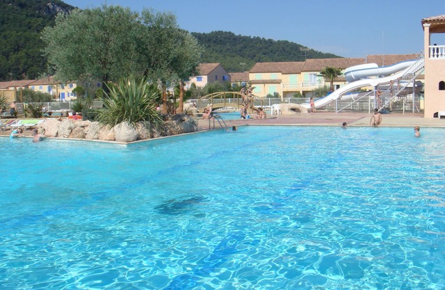 Villa Climatisée Dans Village de Vacances en Provence - Clos des Oliviers