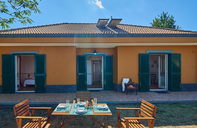 Villa Cocuzzolo - le Case dell'Etna - VILLA WITH PRIVATE POOL AND GARDEN