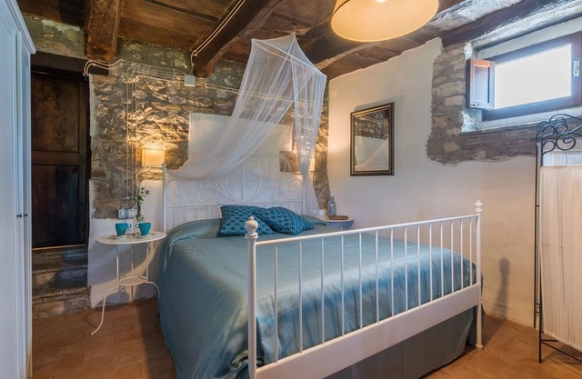 Villa Colombaia 10 - Three Bedroom Villa, Sleeps 10