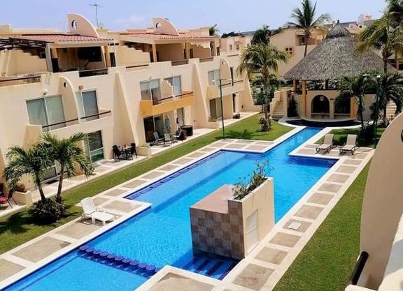 VILLA CON ALBERCA CON PLAYAS CERCANAS ACAPULCO DIAMANTE