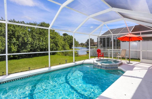 Villa Coquina - Lakeview Villa with Hot Tub by Gulfcoast Holiday Homes