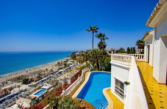 Villa Costanera - Four Bedroom Villa, Sleeps 8