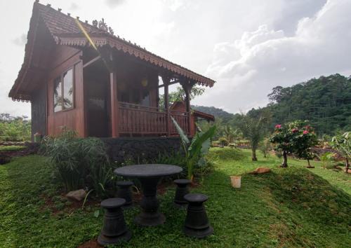 Villa Couple by Santosa Stable Resort