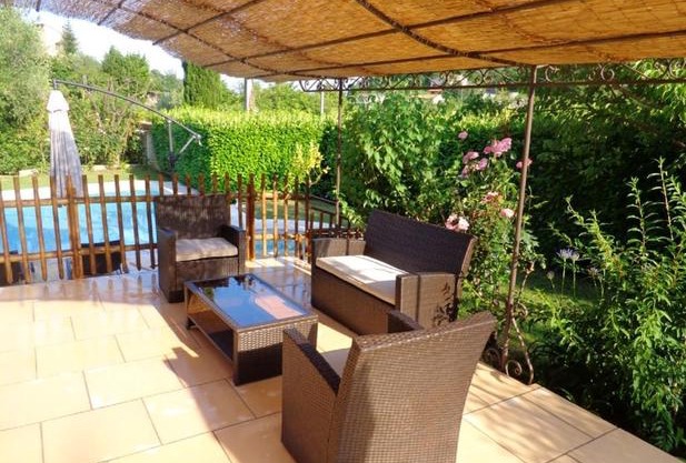 Villa de 4 chambres a La Gaude avec piscine privee terrasse amenagee et WiFi a 8 km de la plage