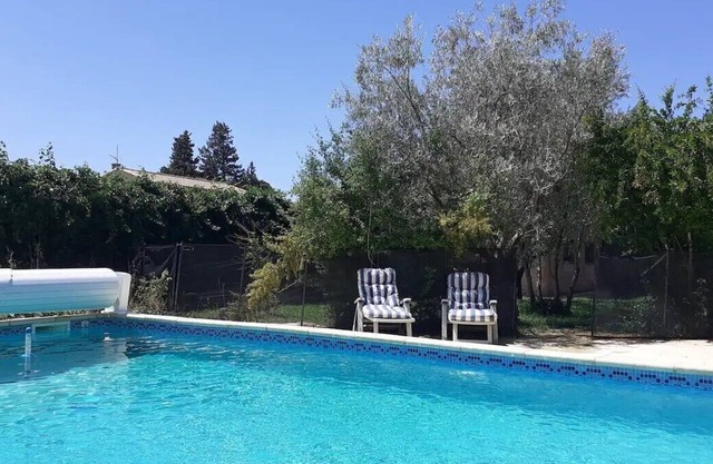 Villa de Campagne Avec Piscine et Jardin