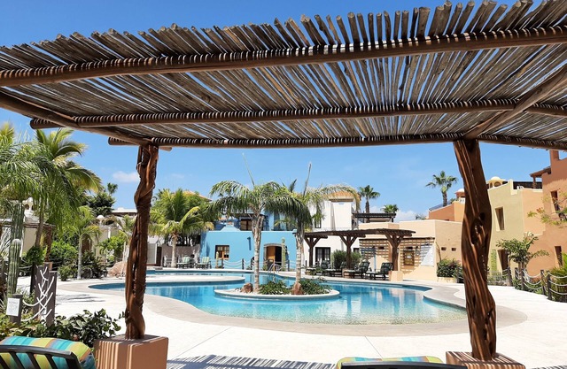 Villa de la Luna Loreto - Short walking distance to the beach and golf course.