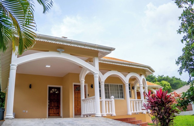 Villa del Nique - Modern and serene 4-bedroom house in Pembroke