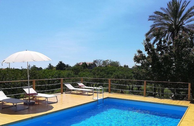 Villa Dianto, fully refundable with voucher*: A welcoming two-story apartment that is part of an ancient country house surrounded by a citrus garden, with Free WI-FI.
