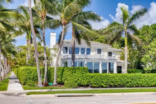 Villa Dolce Vita - Luxuriate in Sweeping Intracoastal Views of Palm Beach