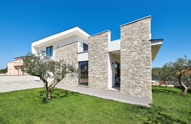 VILLA DOLCEA · Stylish villa with a private pool near Umag