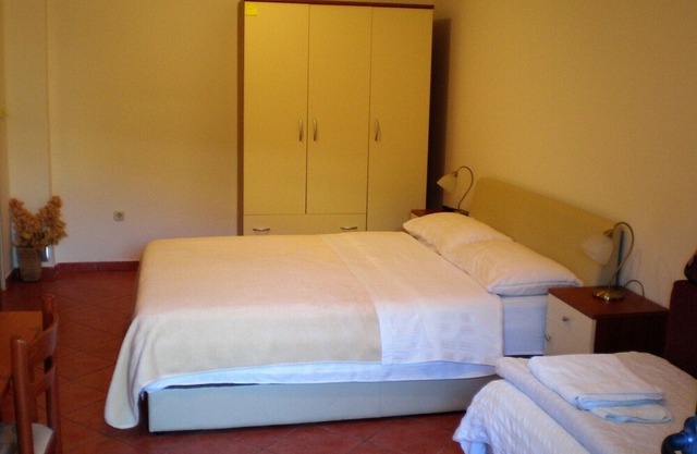 Villa Doris - STUDIO Apartment for 3 adults, ground floor