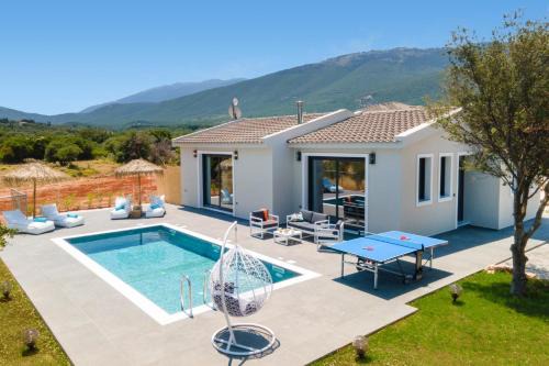 Villa Drogarati Cottage by Villa Plus