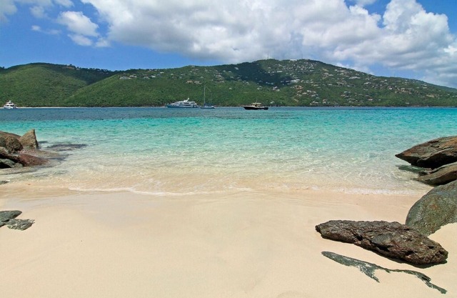 Villa Eau Claire - Magens Bay Affordable Beachfront Villa